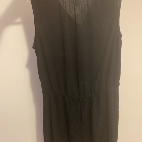 Wrap style dress. Like-new. Just a little wrinkled lol - Picture 2 of 2